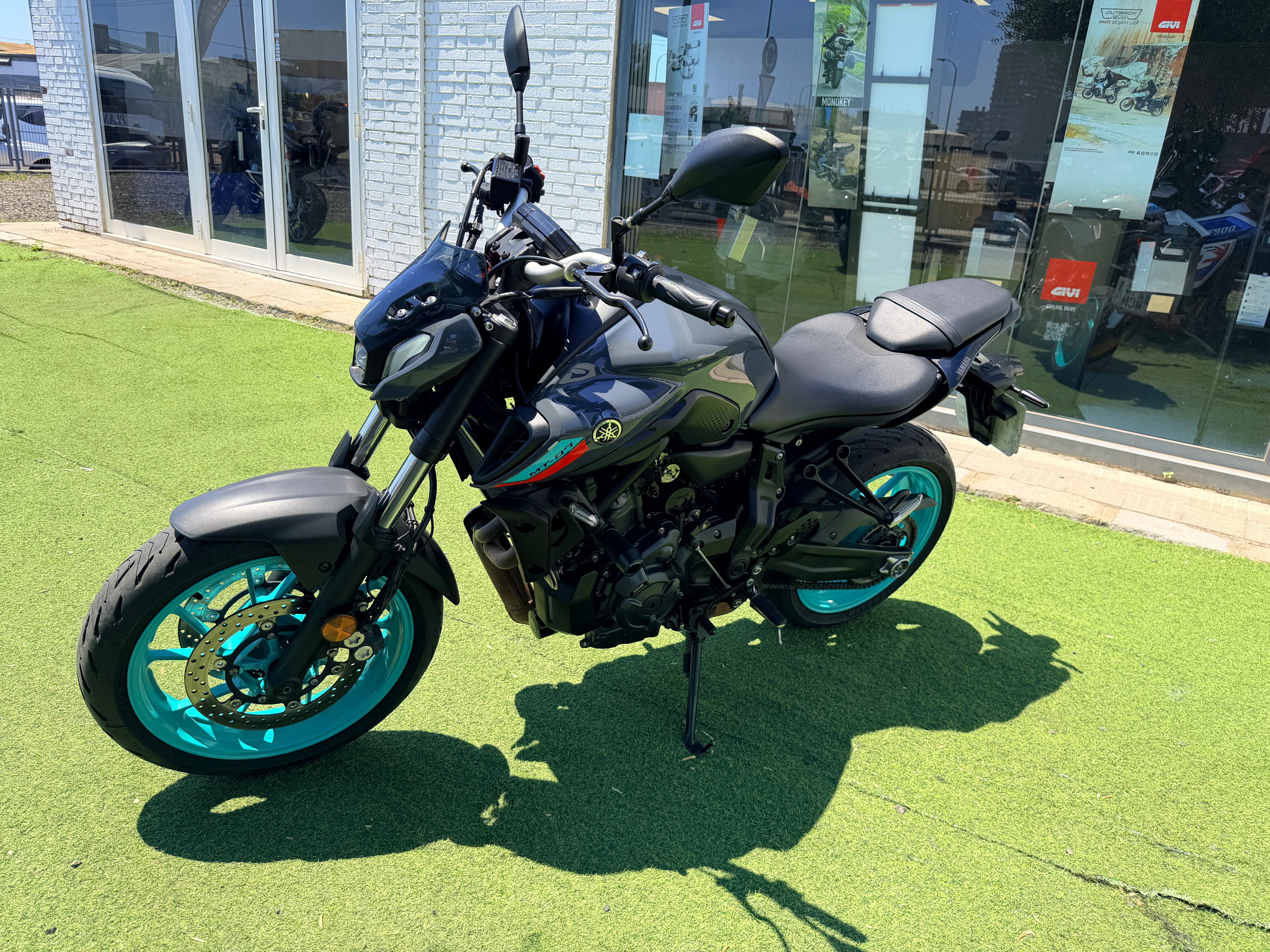 YAMAHA MT-07