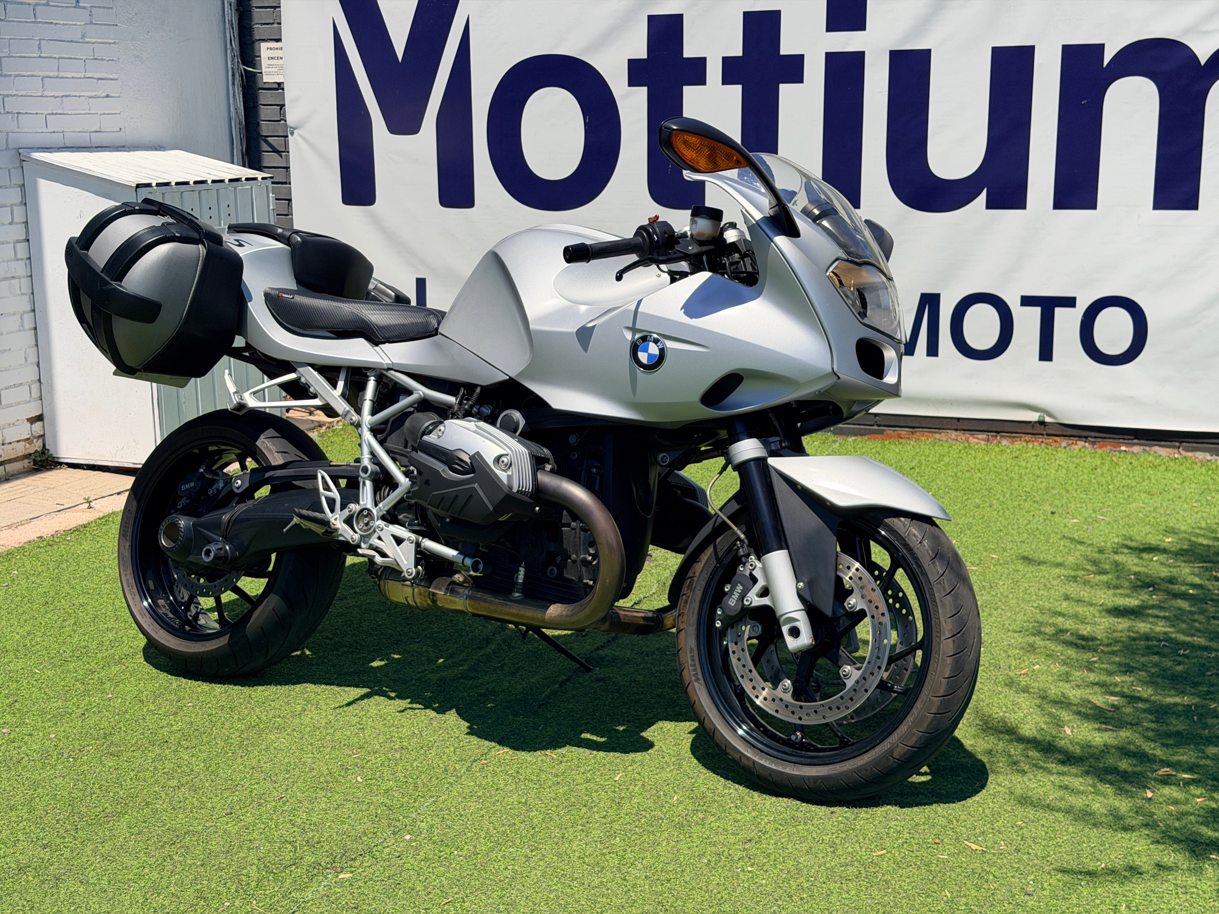 BMW R1200S