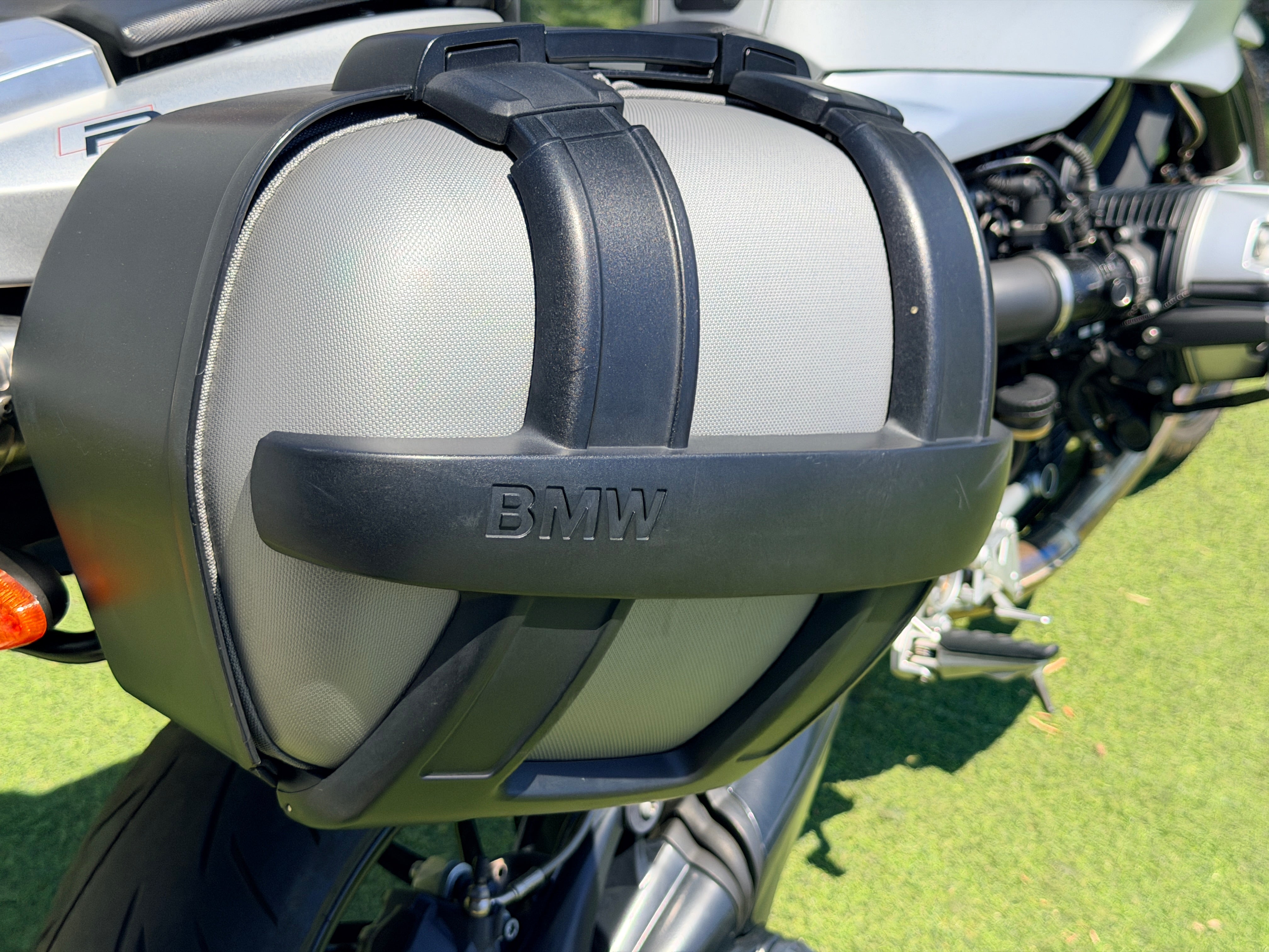BMW R1200S