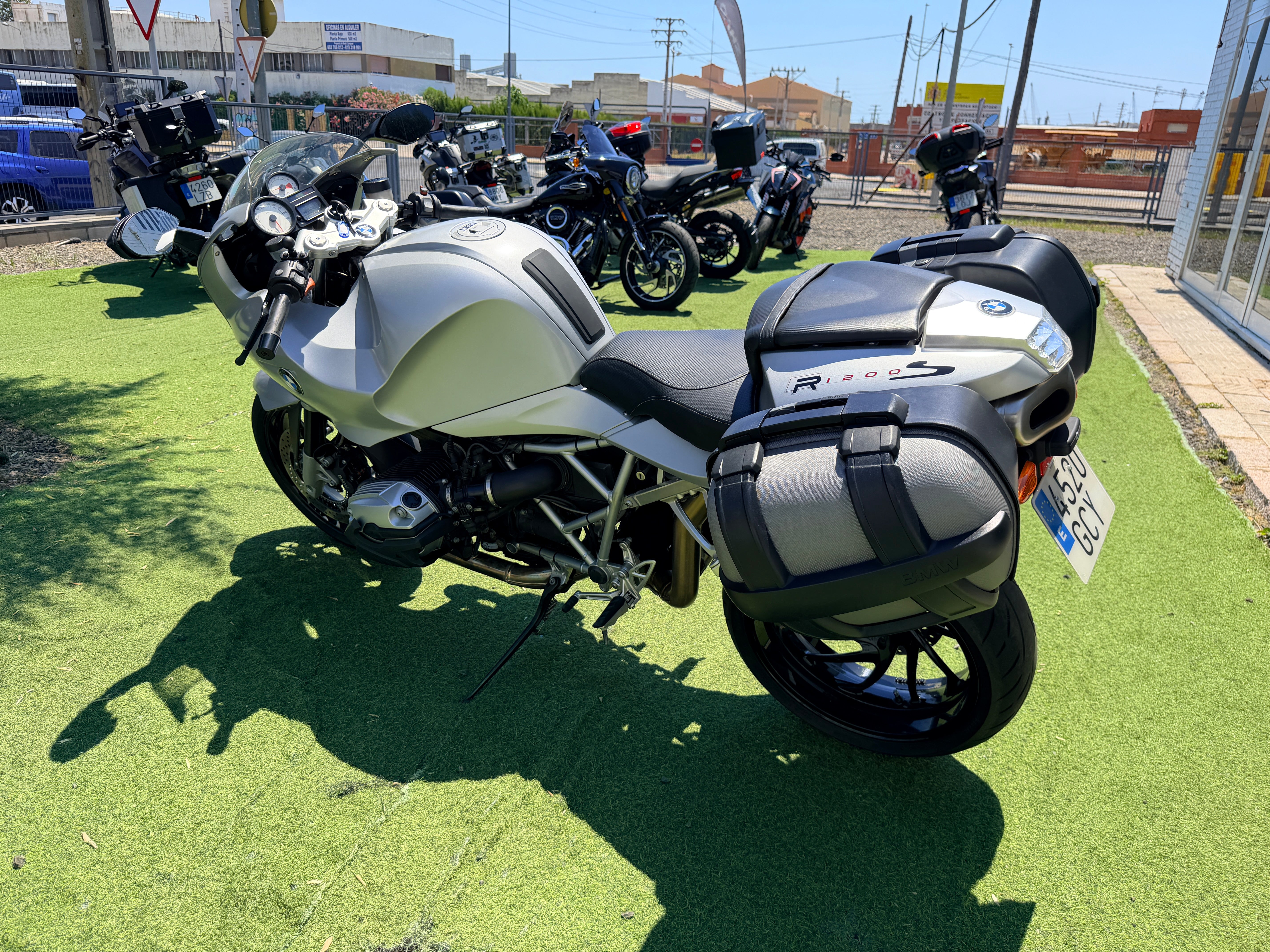 BMW R1200S