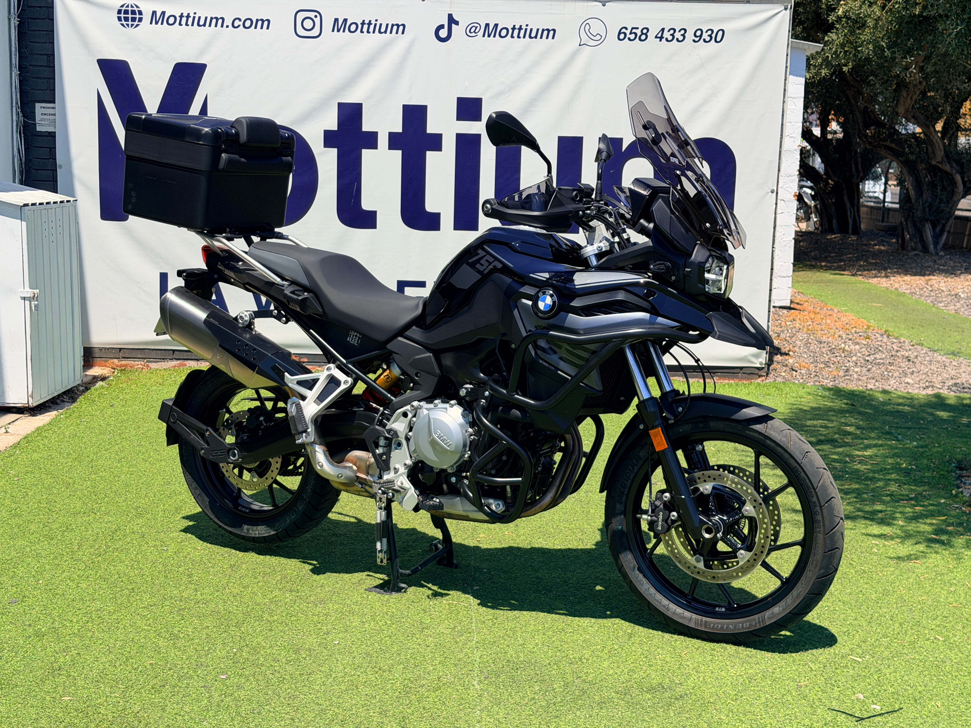 BMW F750GS TRIPLE BLACK