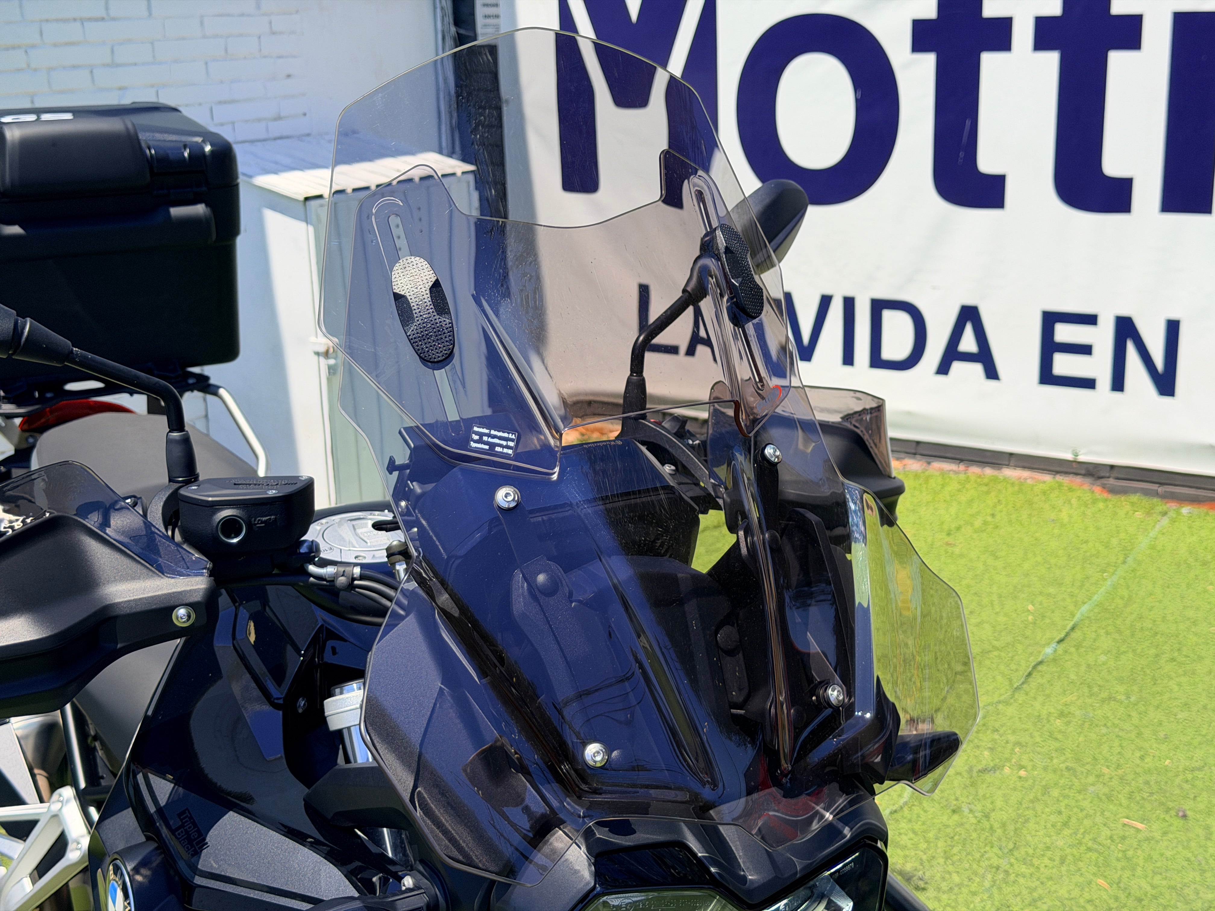 BMW F750GS TRIPLE BLACK