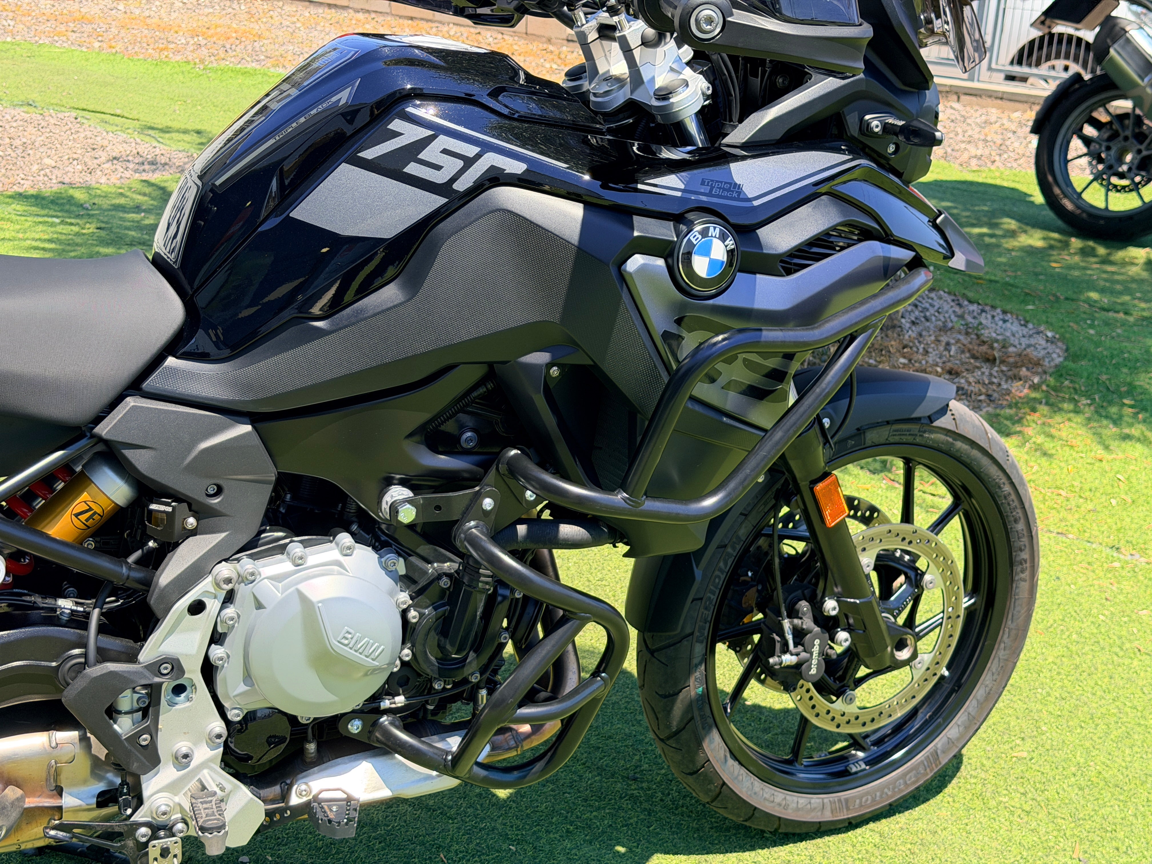 BMW F750GS TRIPLE BLACK