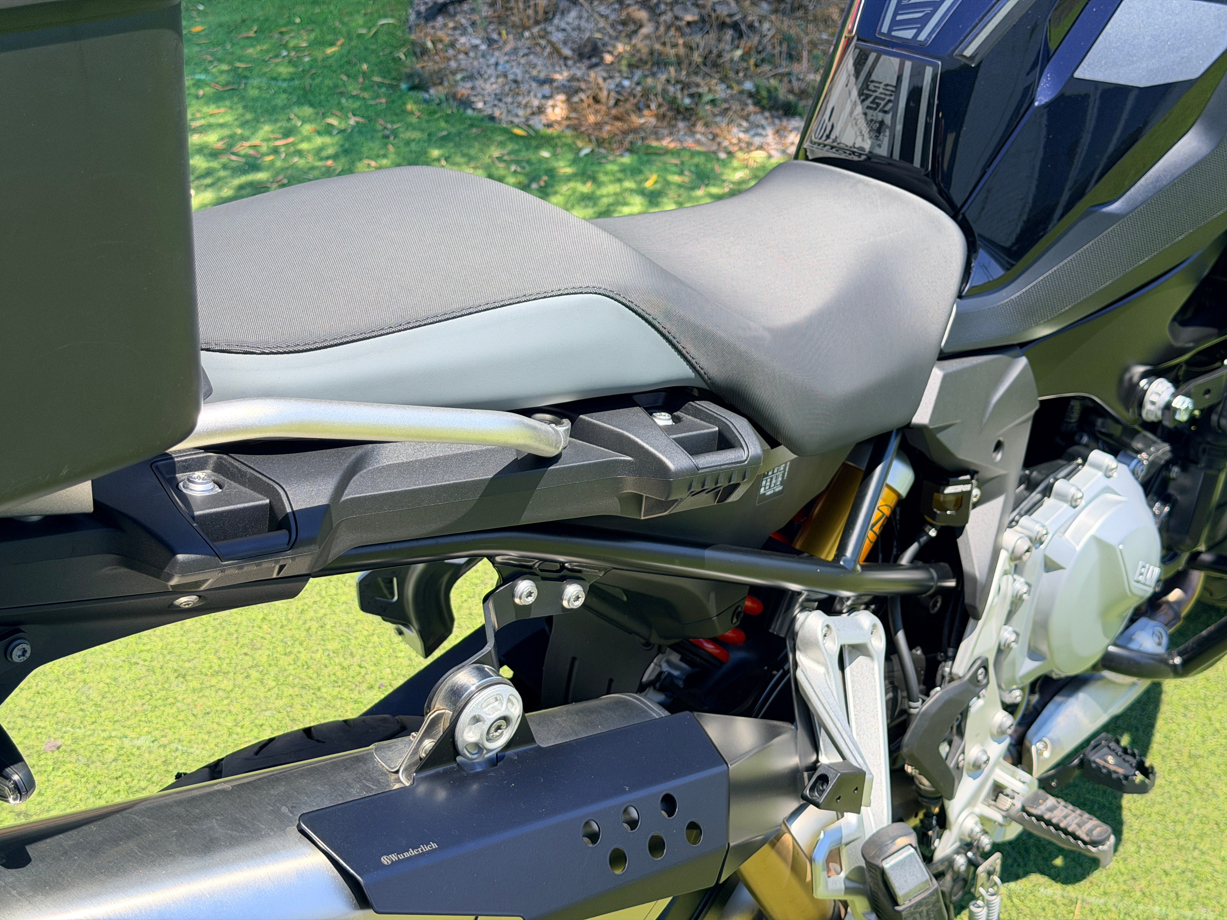 BMW F750GS TRIPLE BLACK