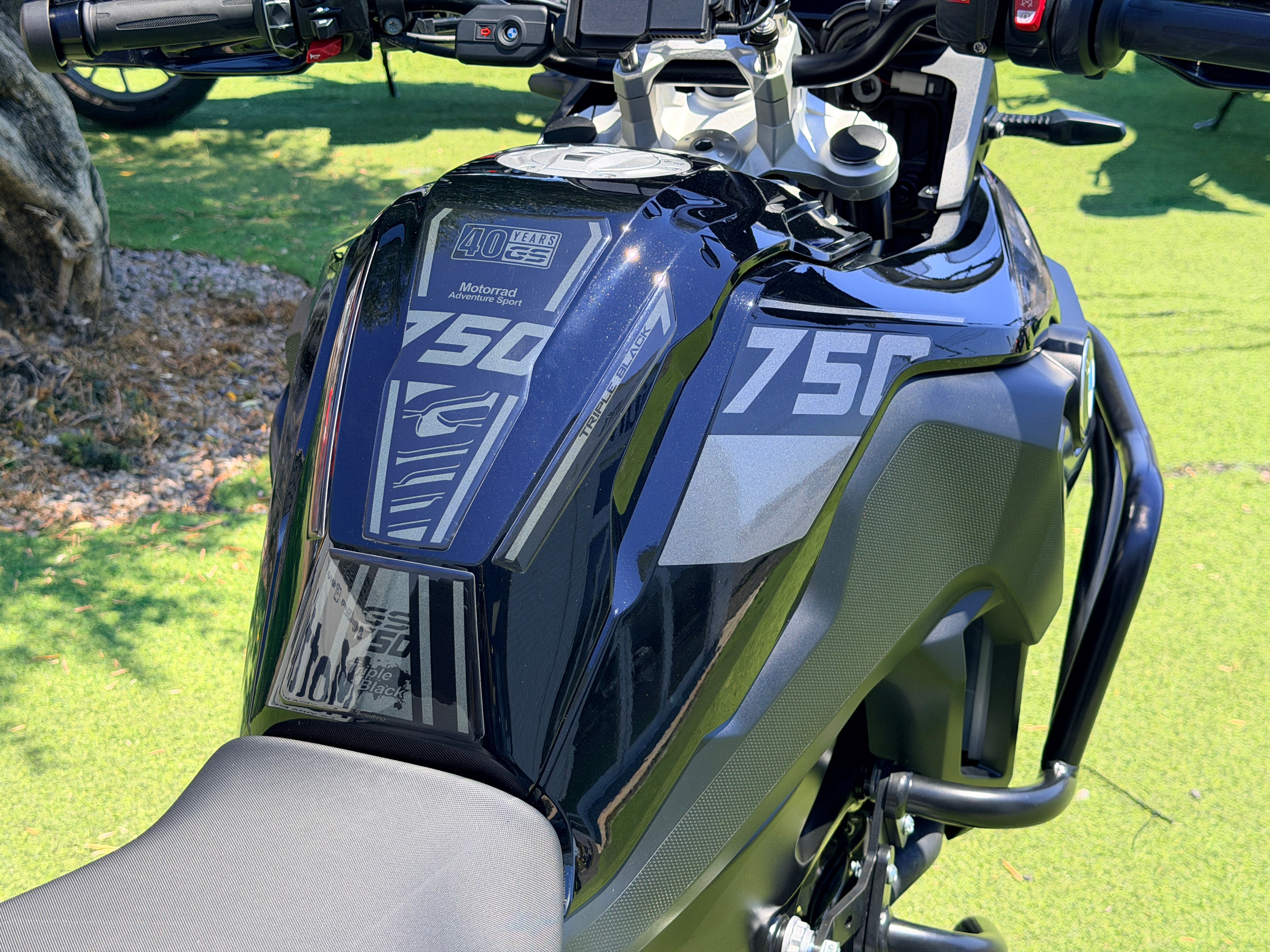 BMW F750GS TRIPLE BLACK
