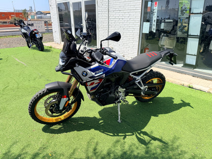 BMW F900GS