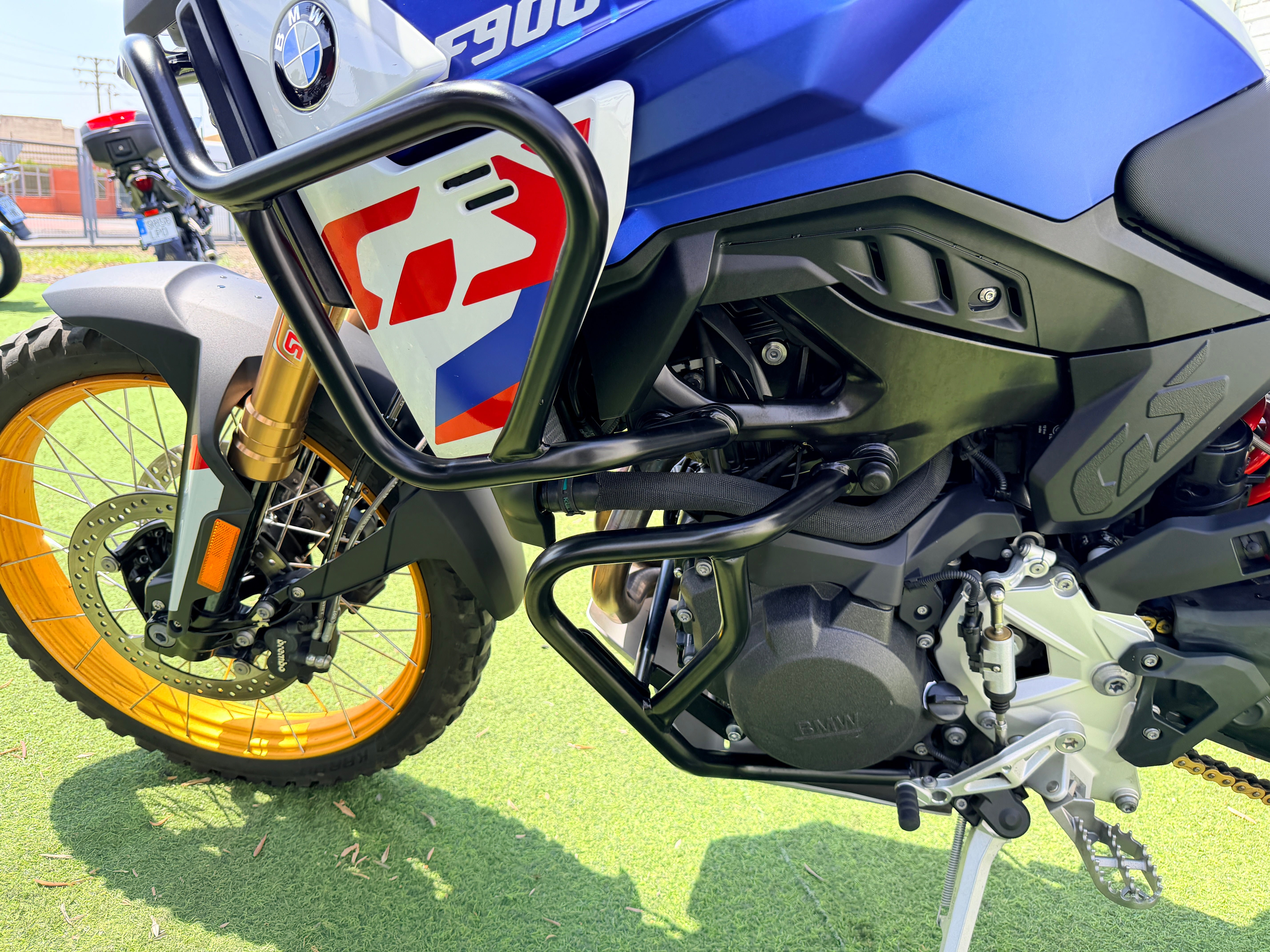 BMW F900GS