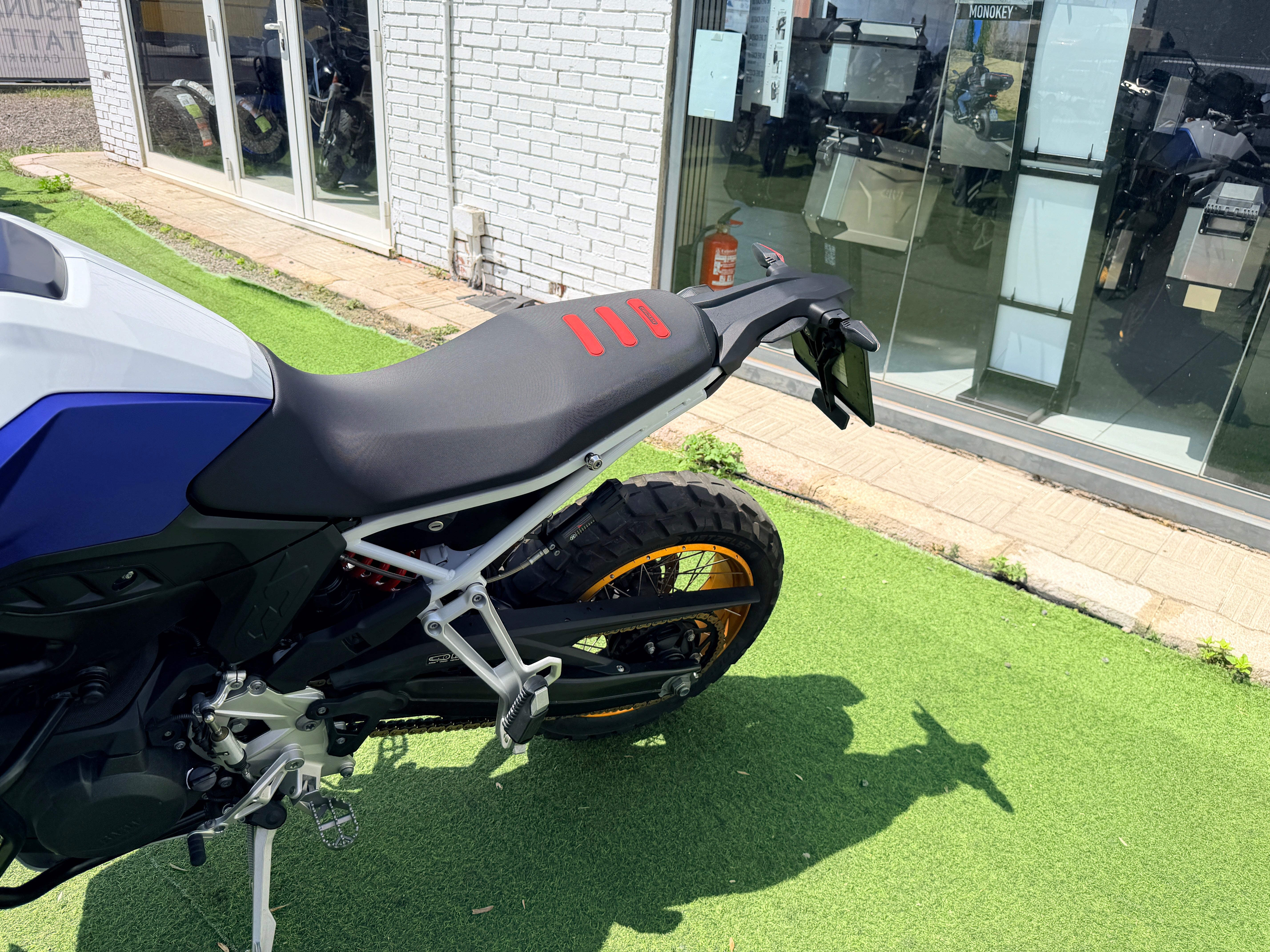 BMW F900GS
