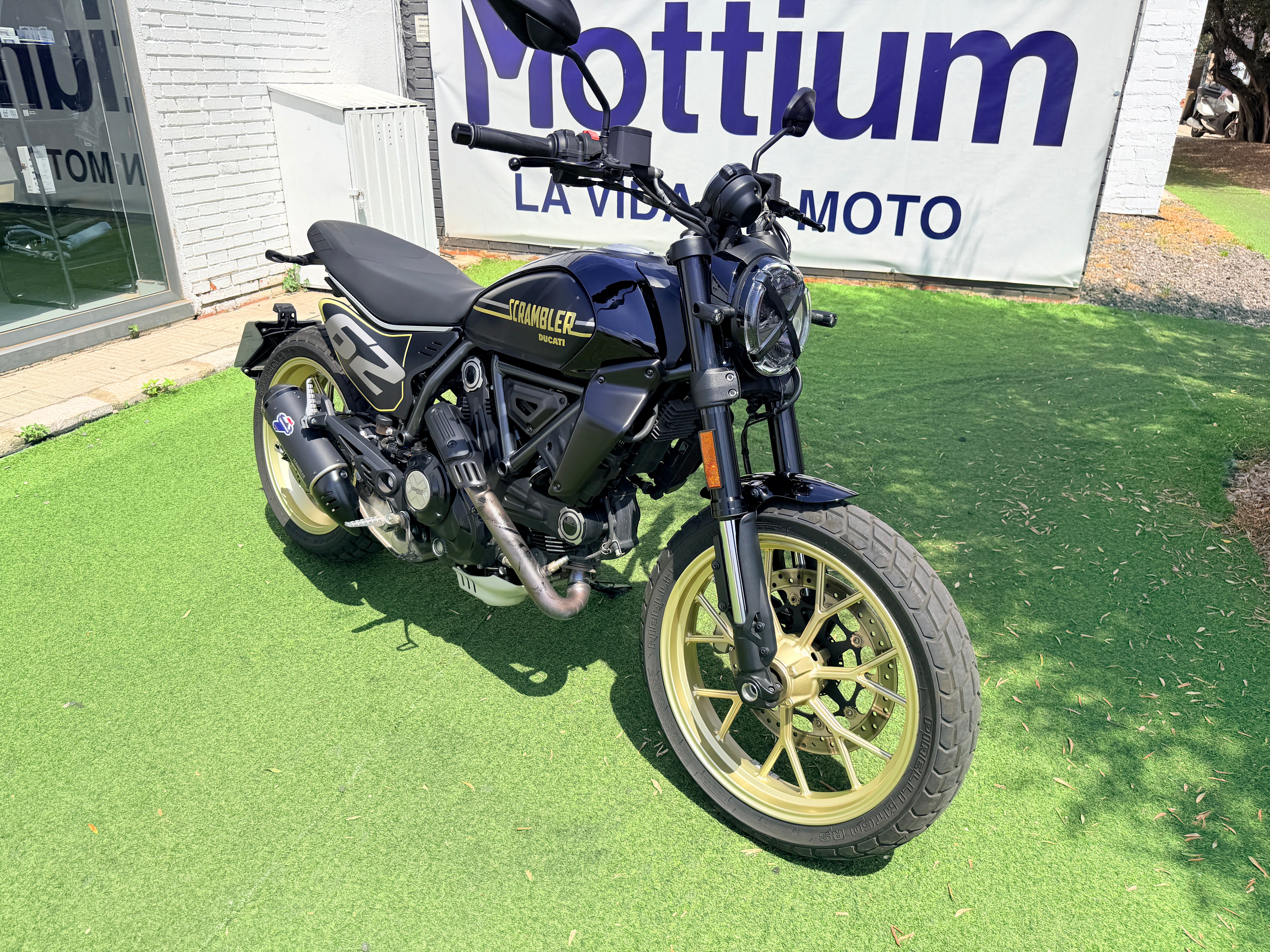 DUCATI SCRAMBLER FULL THROTTLE
