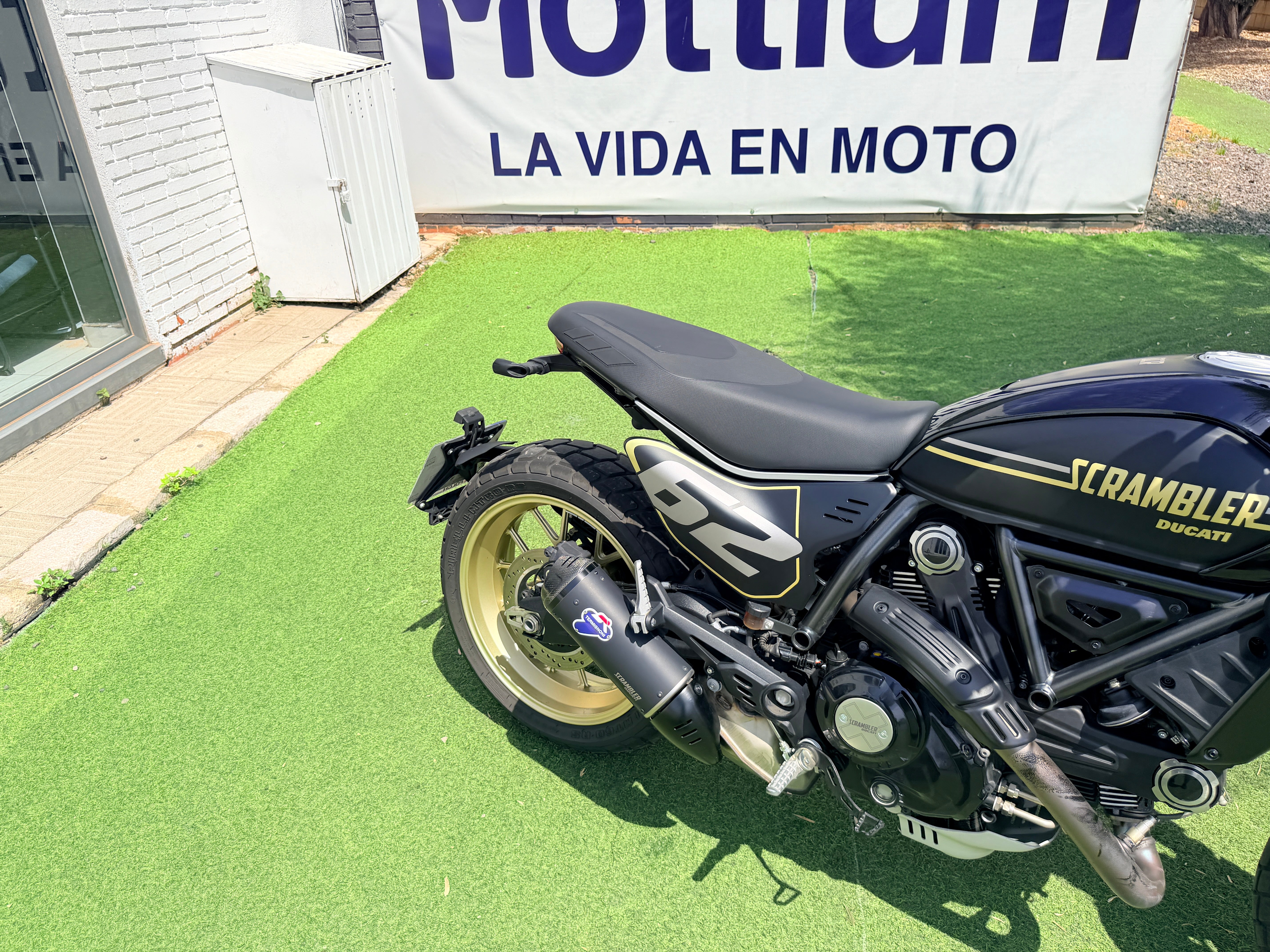 DUCATI SCRAMBLER FULL THROTTLE