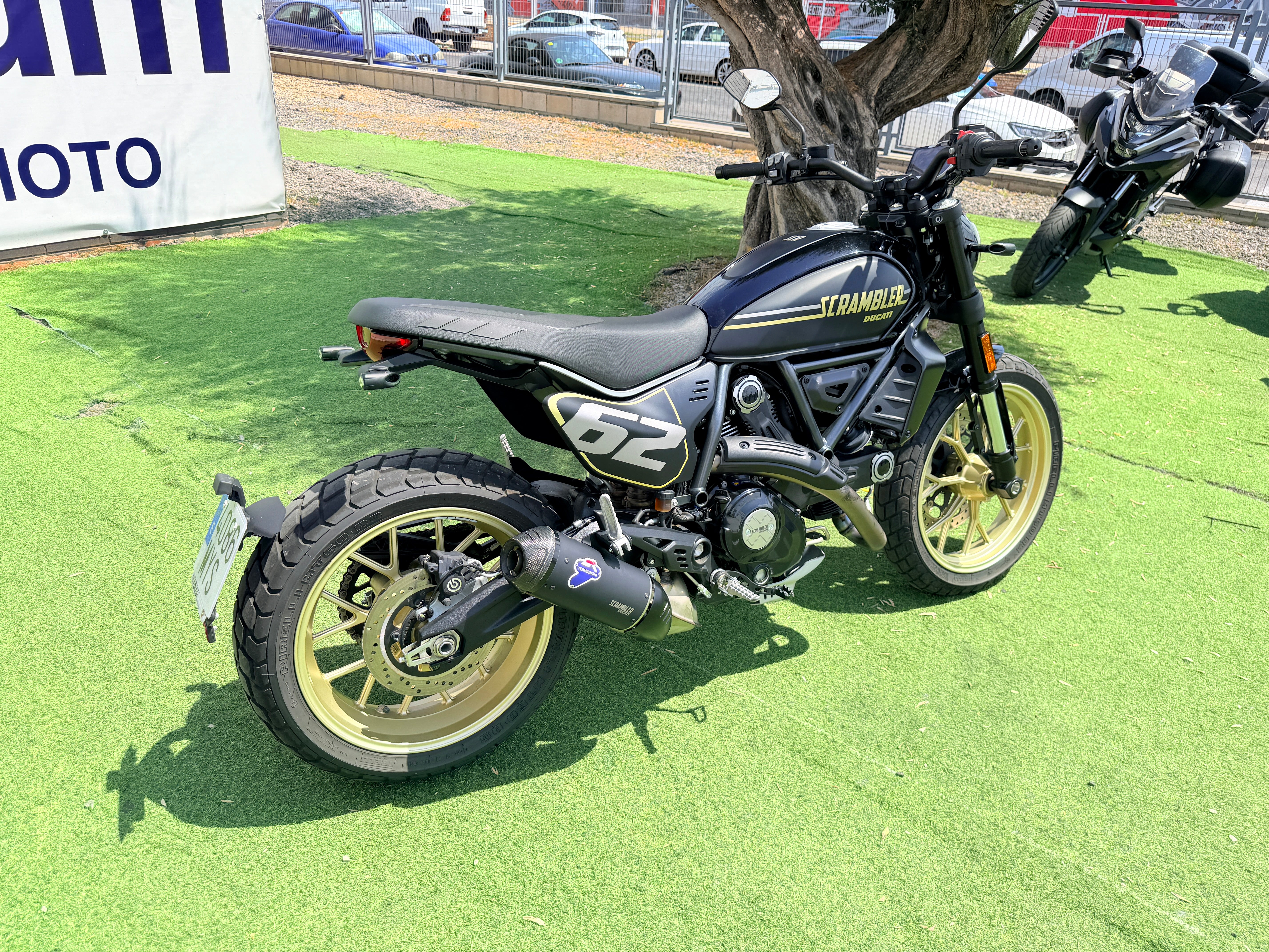 DUCATI SCRAMBLER FULL THROTTLE