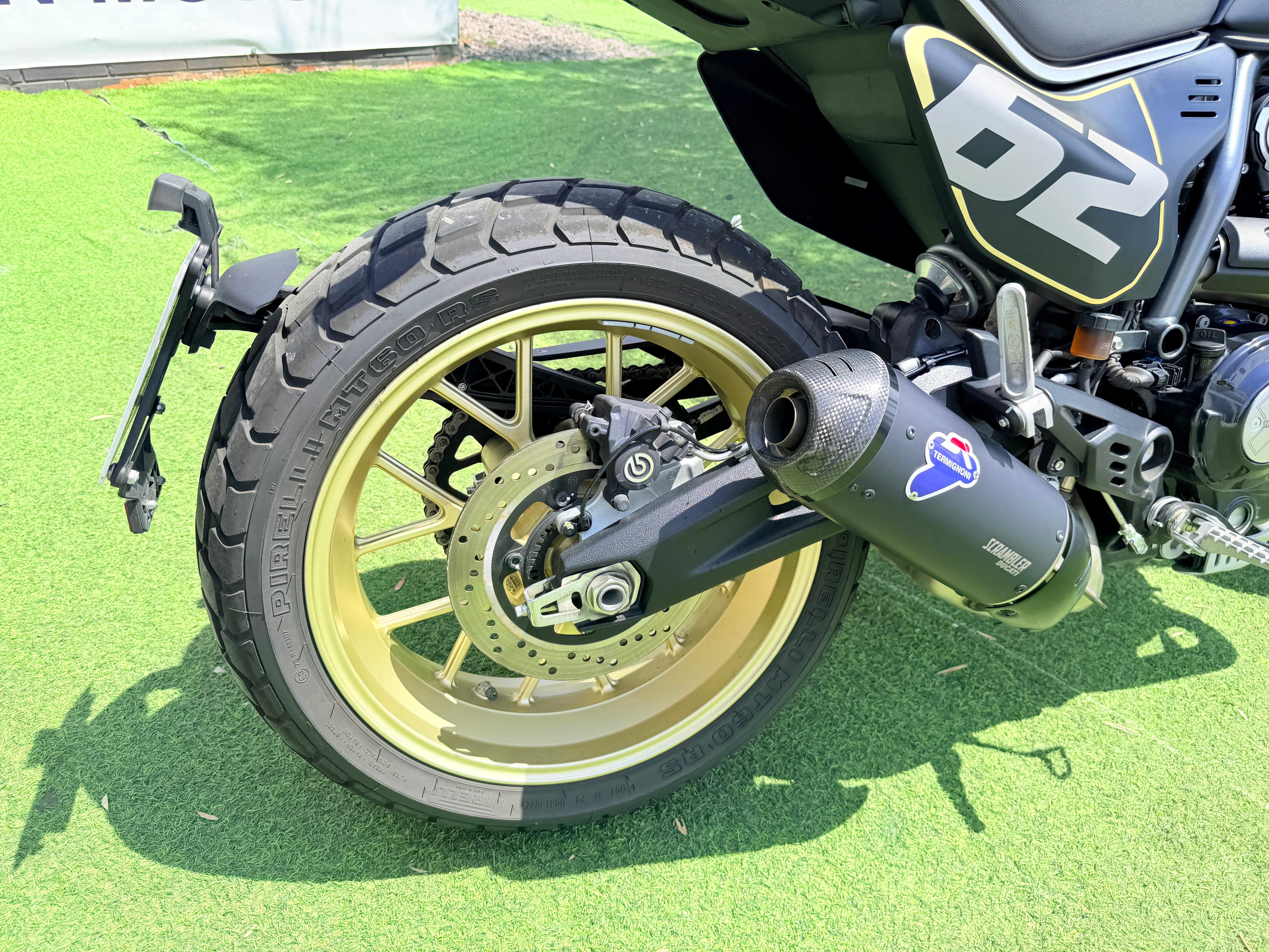 DUCATI SCRAMBLER FULL THROTTLE