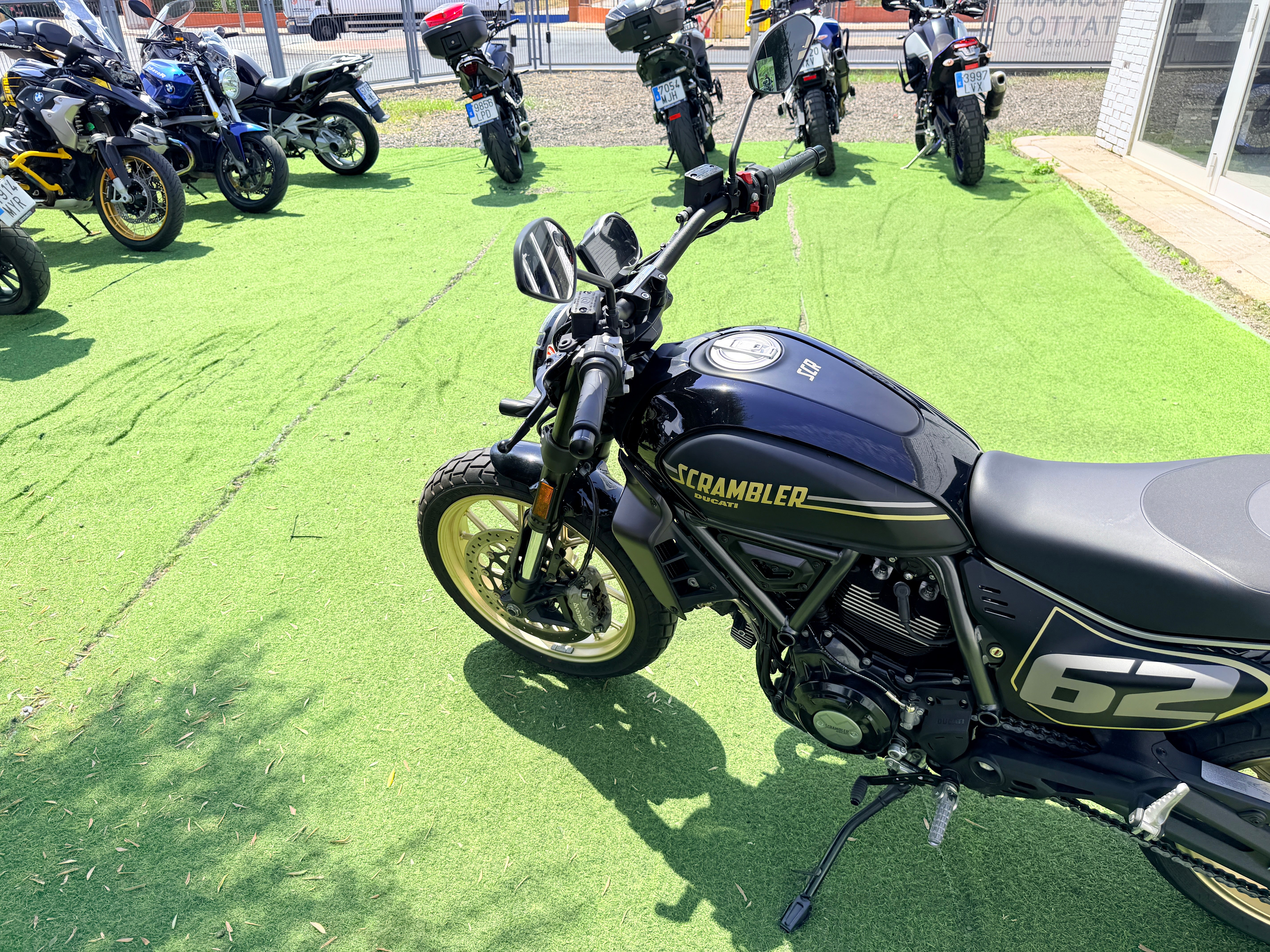 DUCATI SCRAMBLER FULL THROTTLE