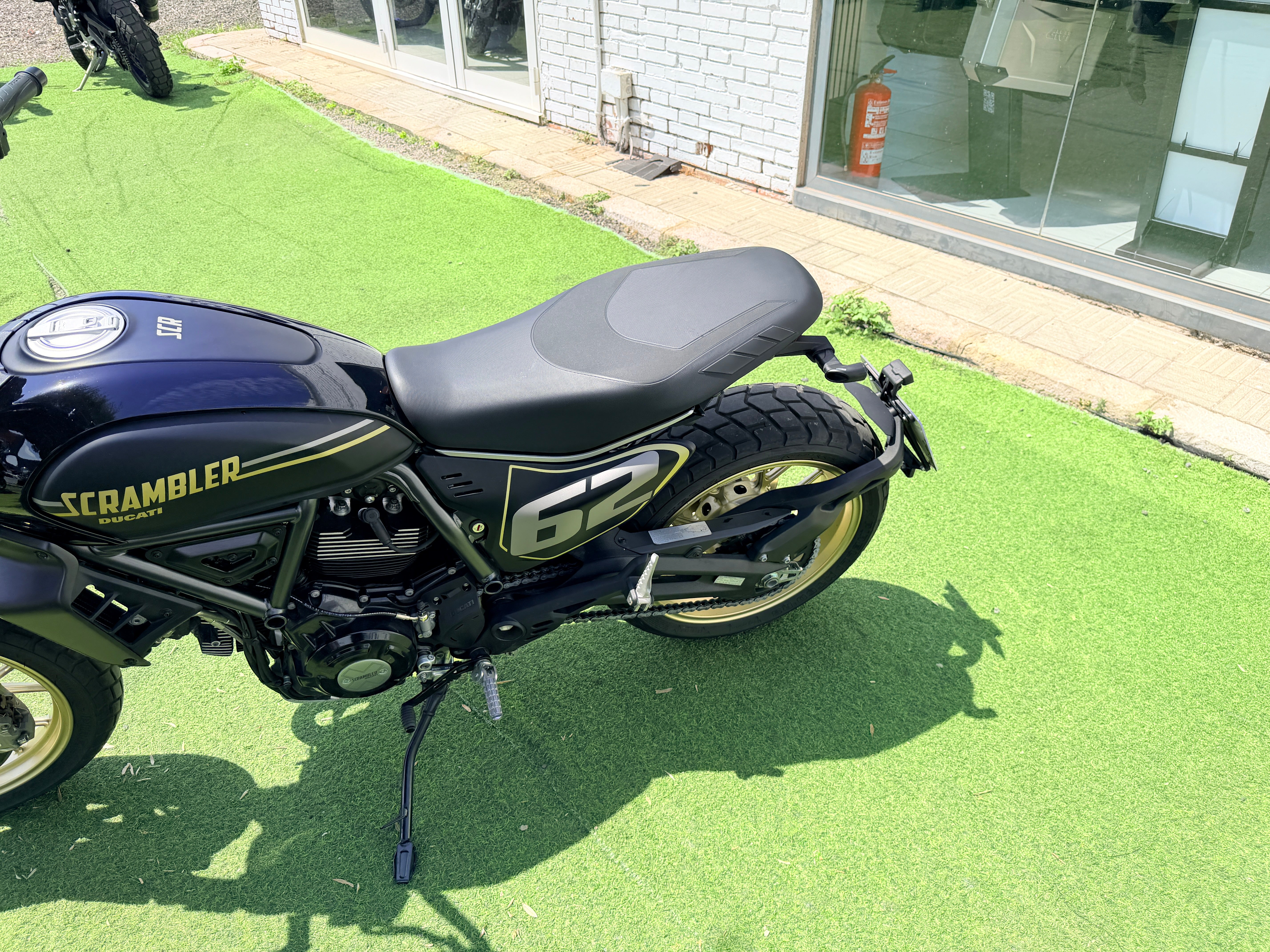 DUCATI SCRAMBLER FULL THROTTLE