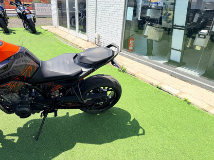 KTM 890 DUKE L (CARNET A2)