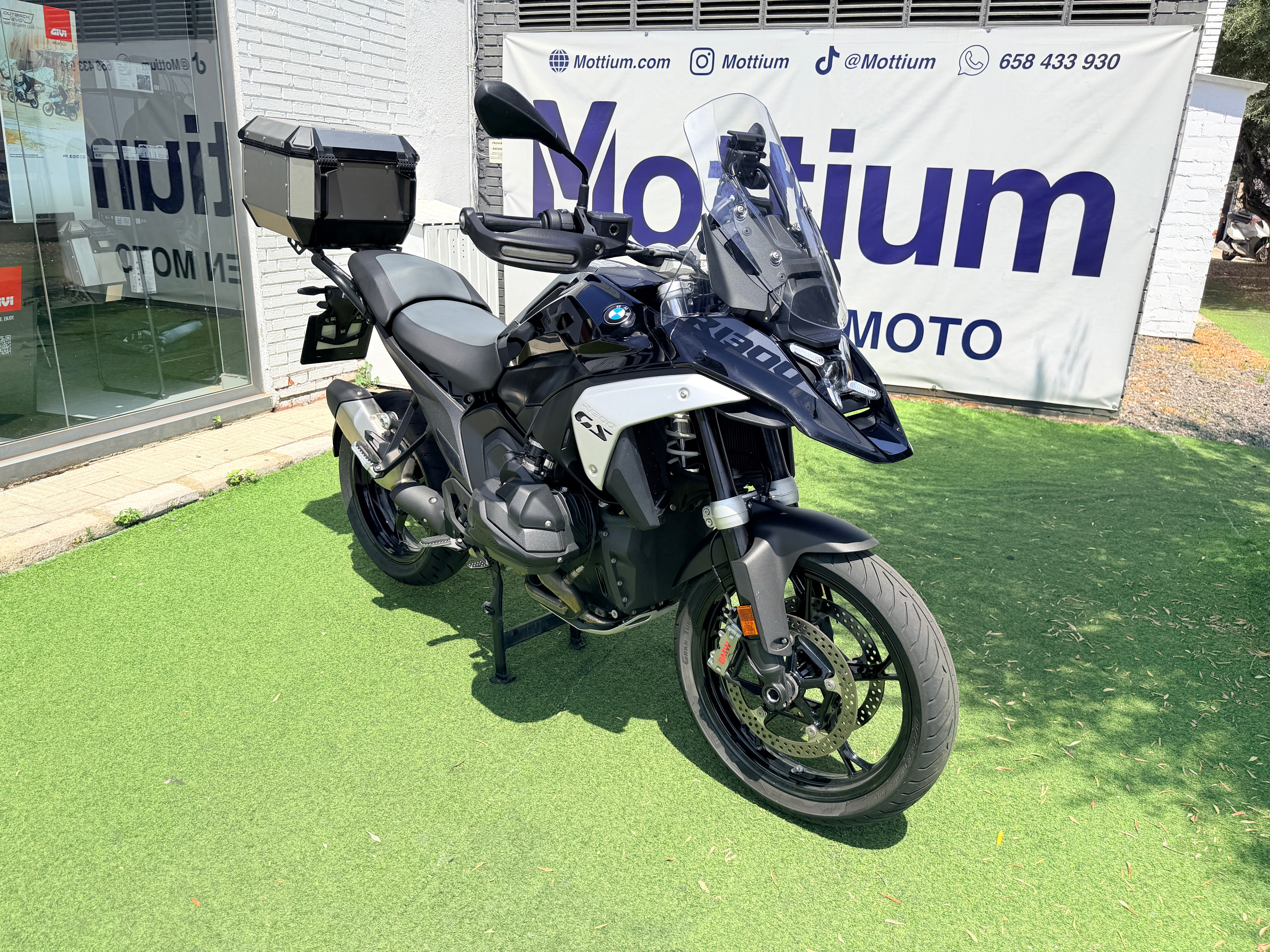 BMW R1300GS TRIPLEBLACK