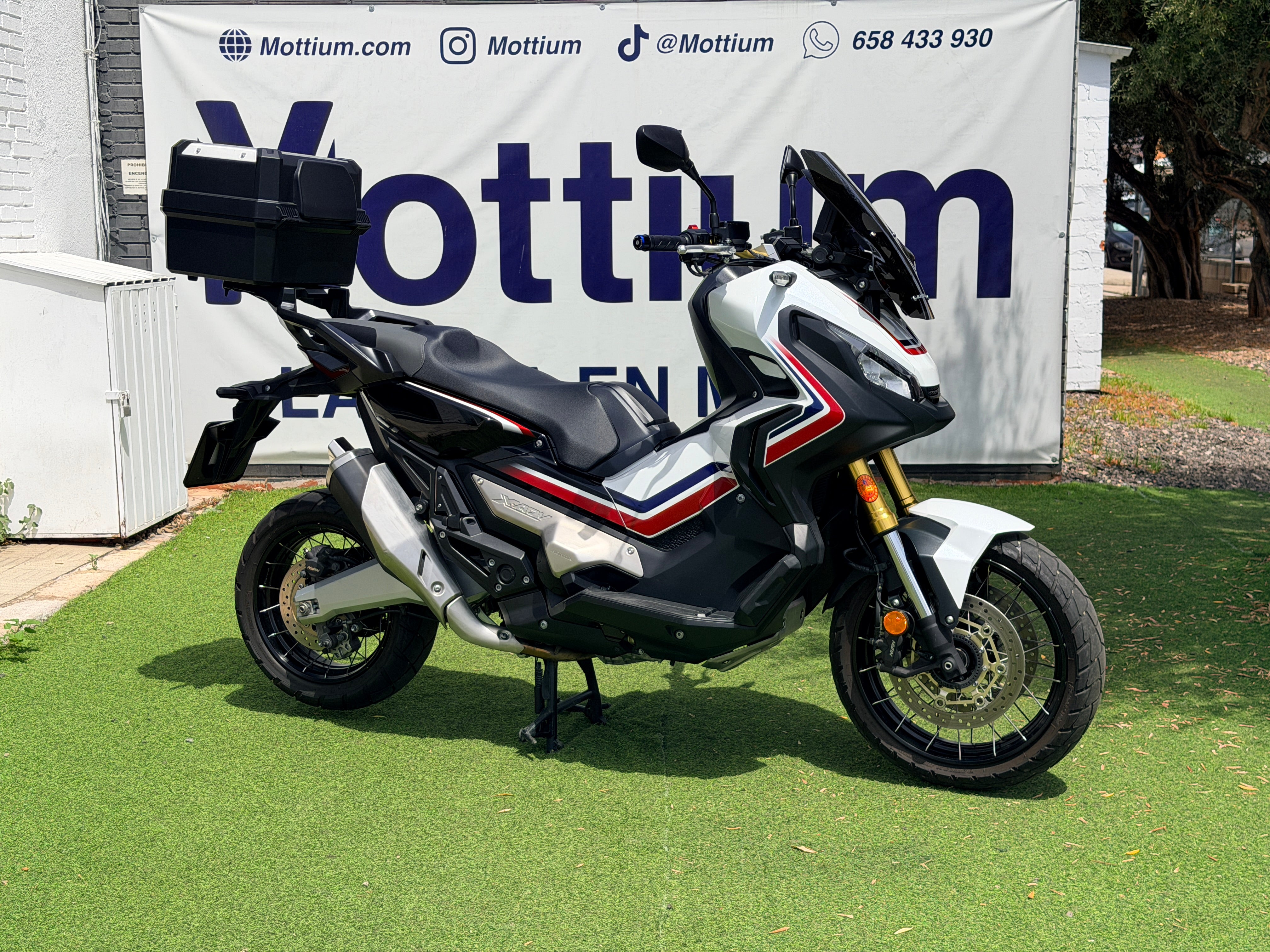 HONDA X-ADV 750