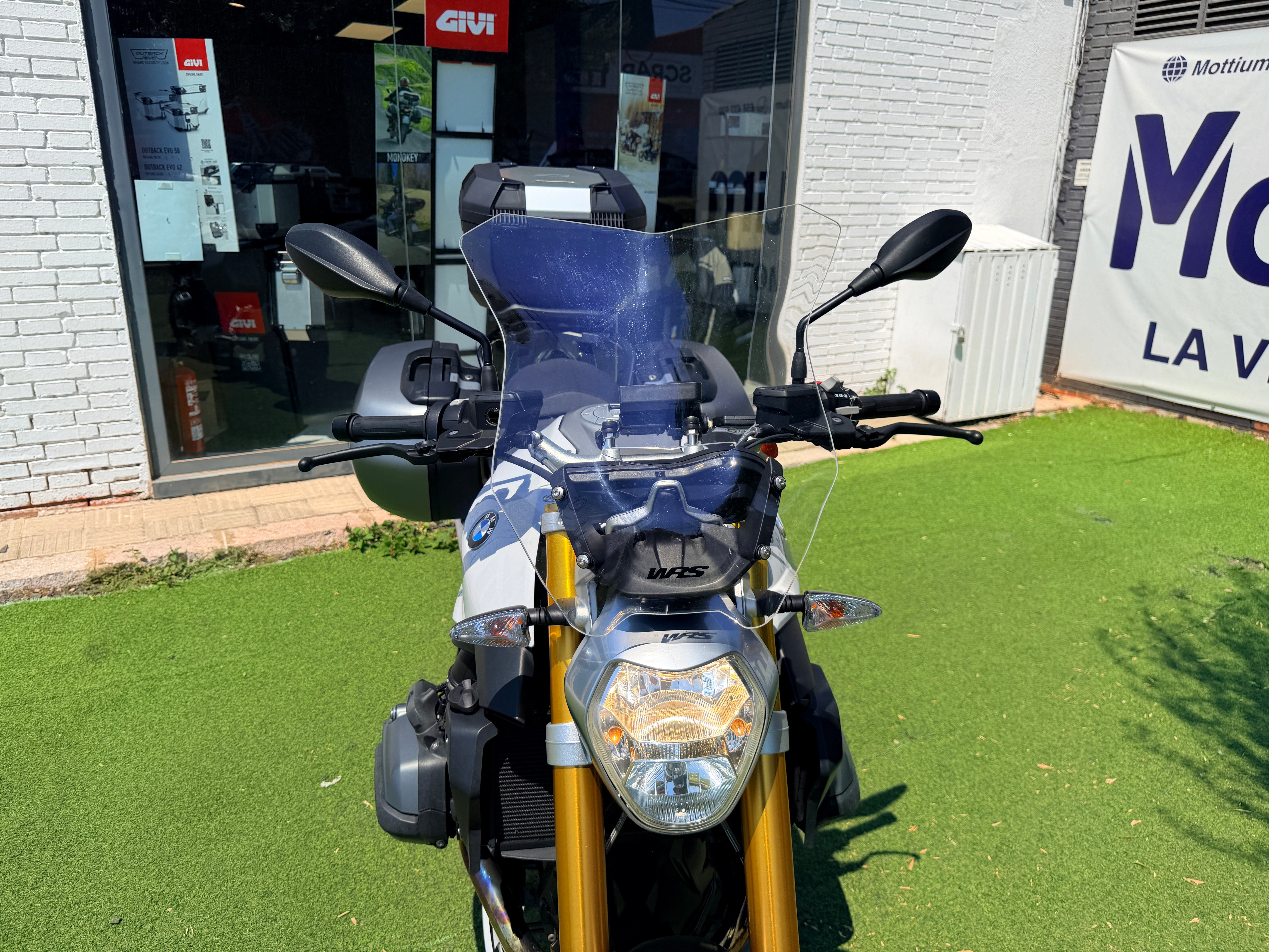 BMW R1200R