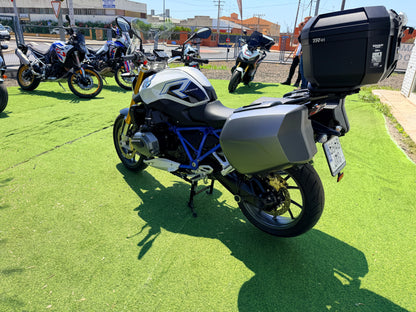 BMW R1200R