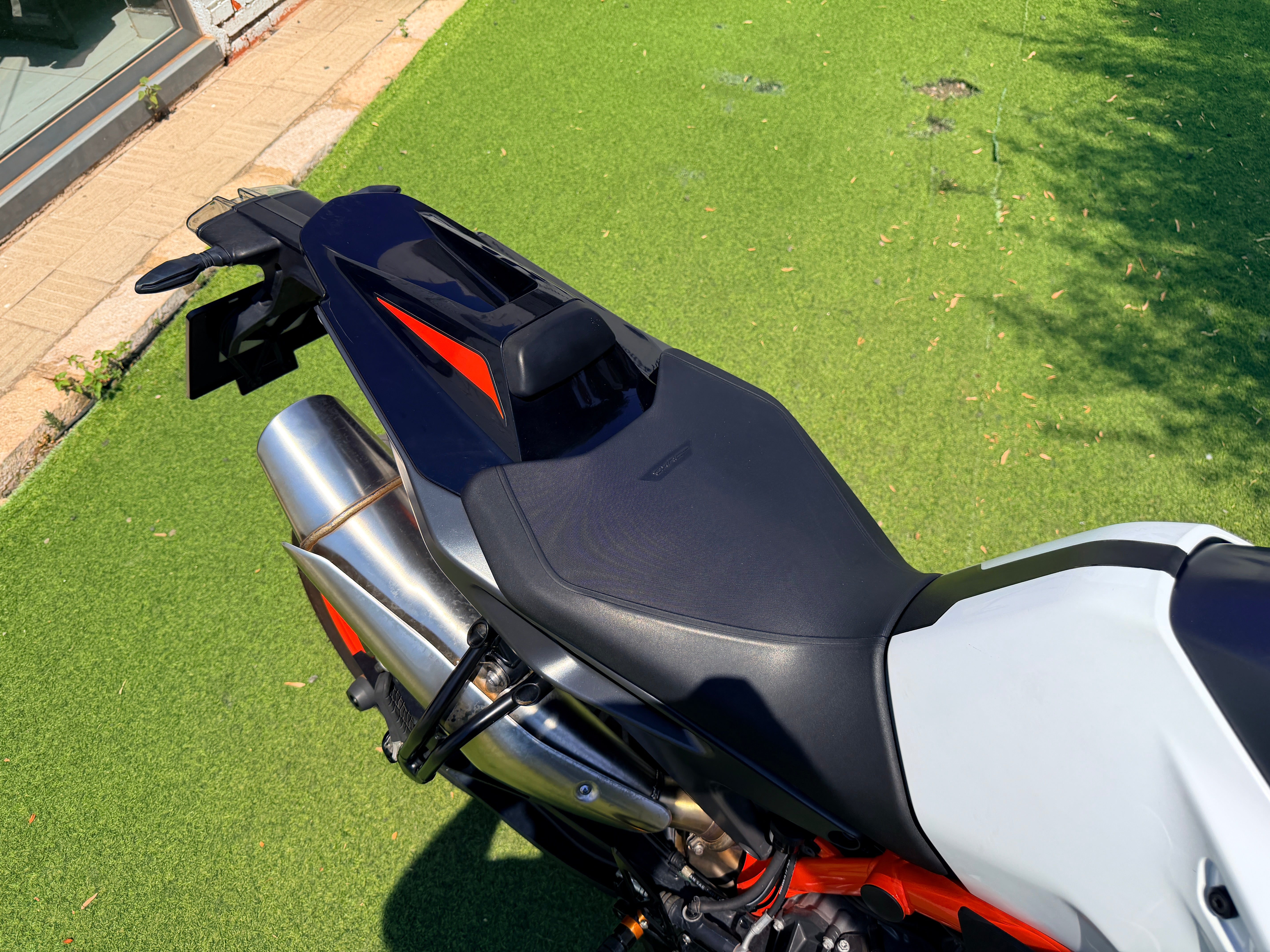 KTM 890 DUKE R