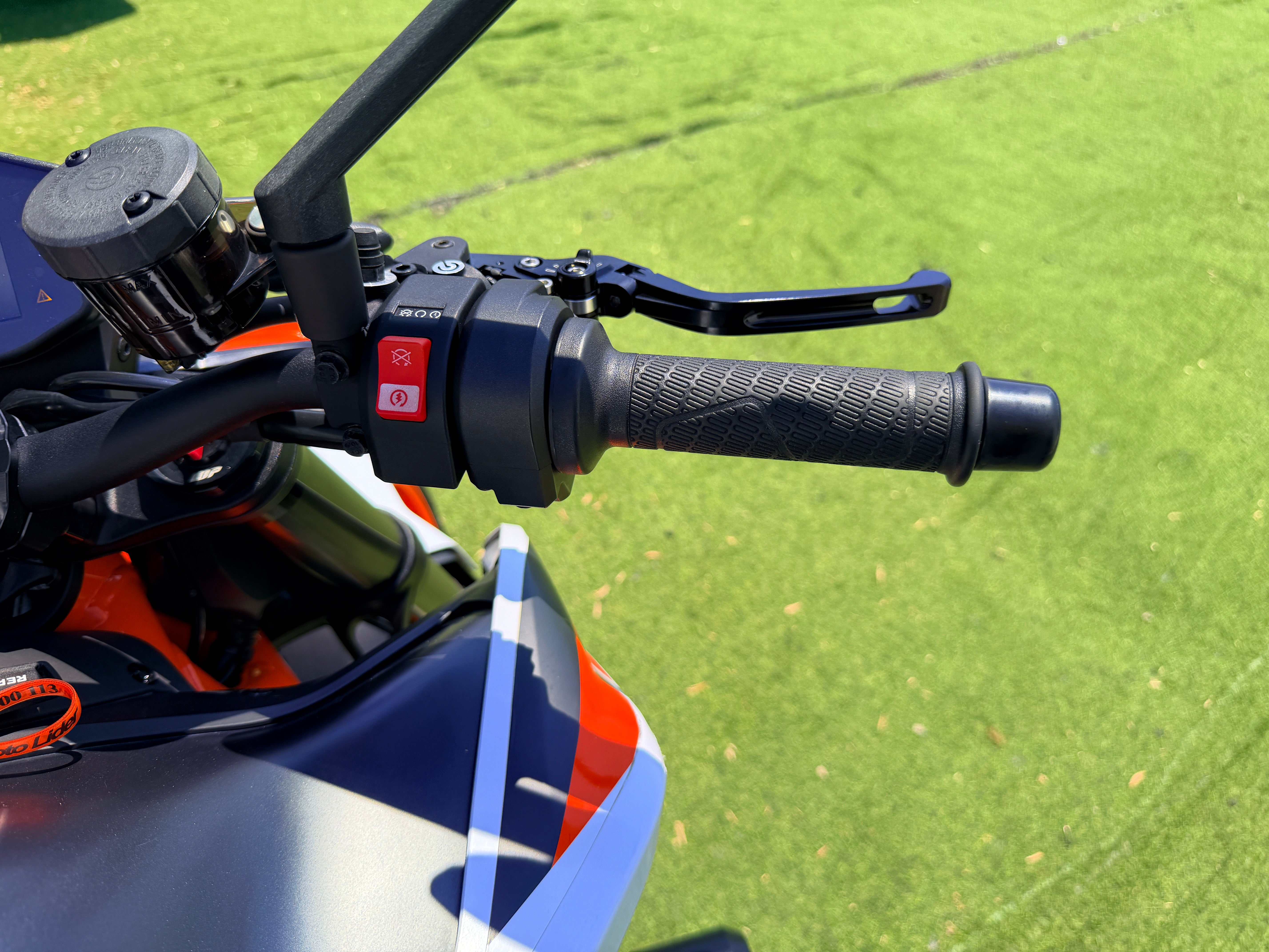 KTM 890 DUKE R