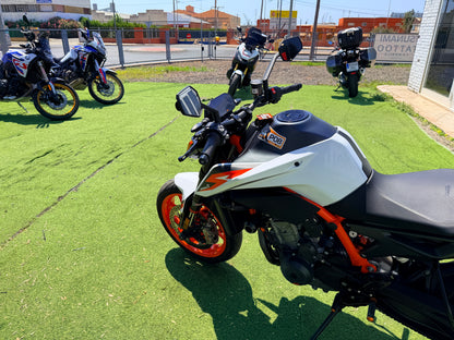 KTM 890 DUKE R