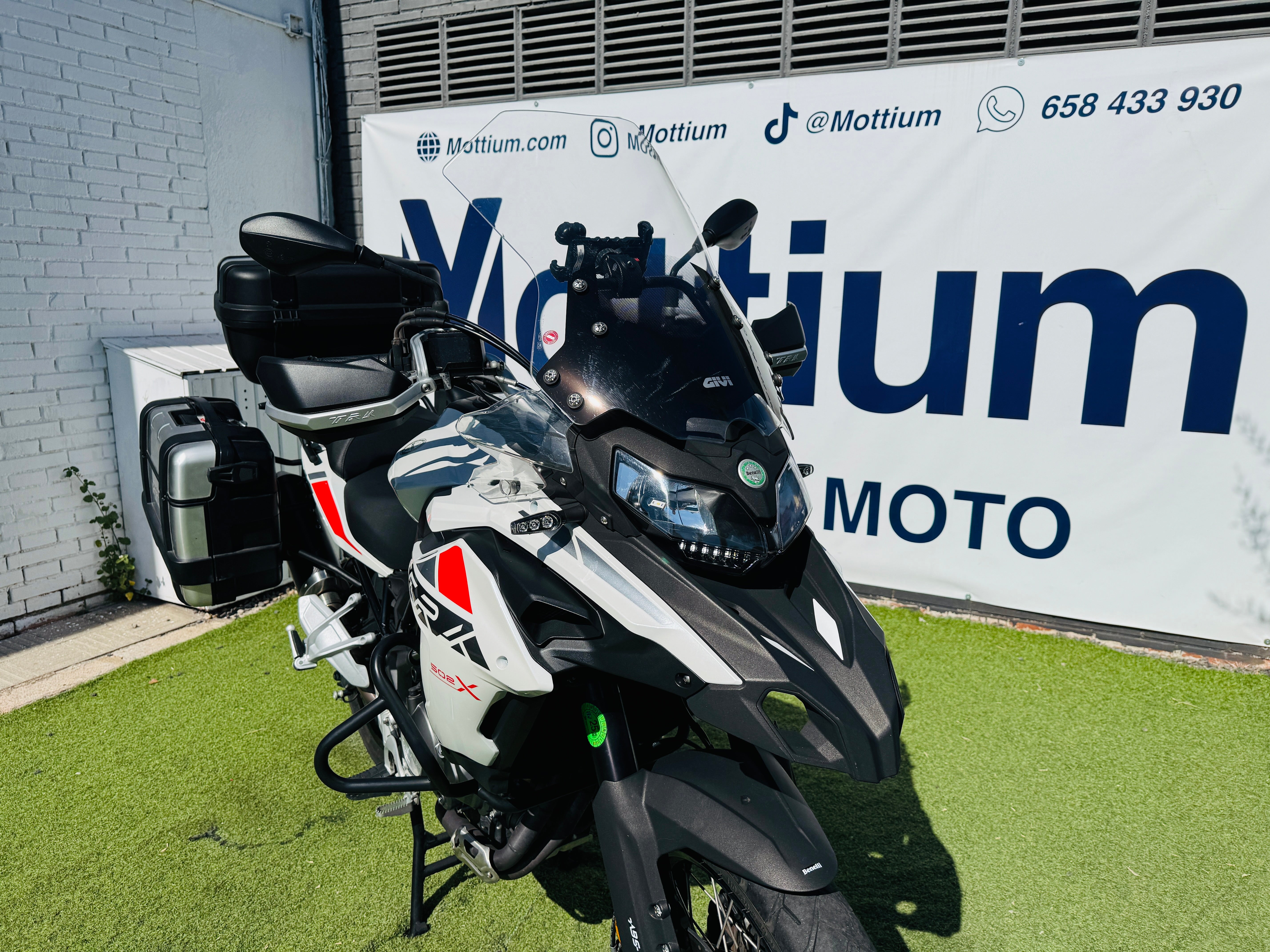 BENELLI TRK 502X